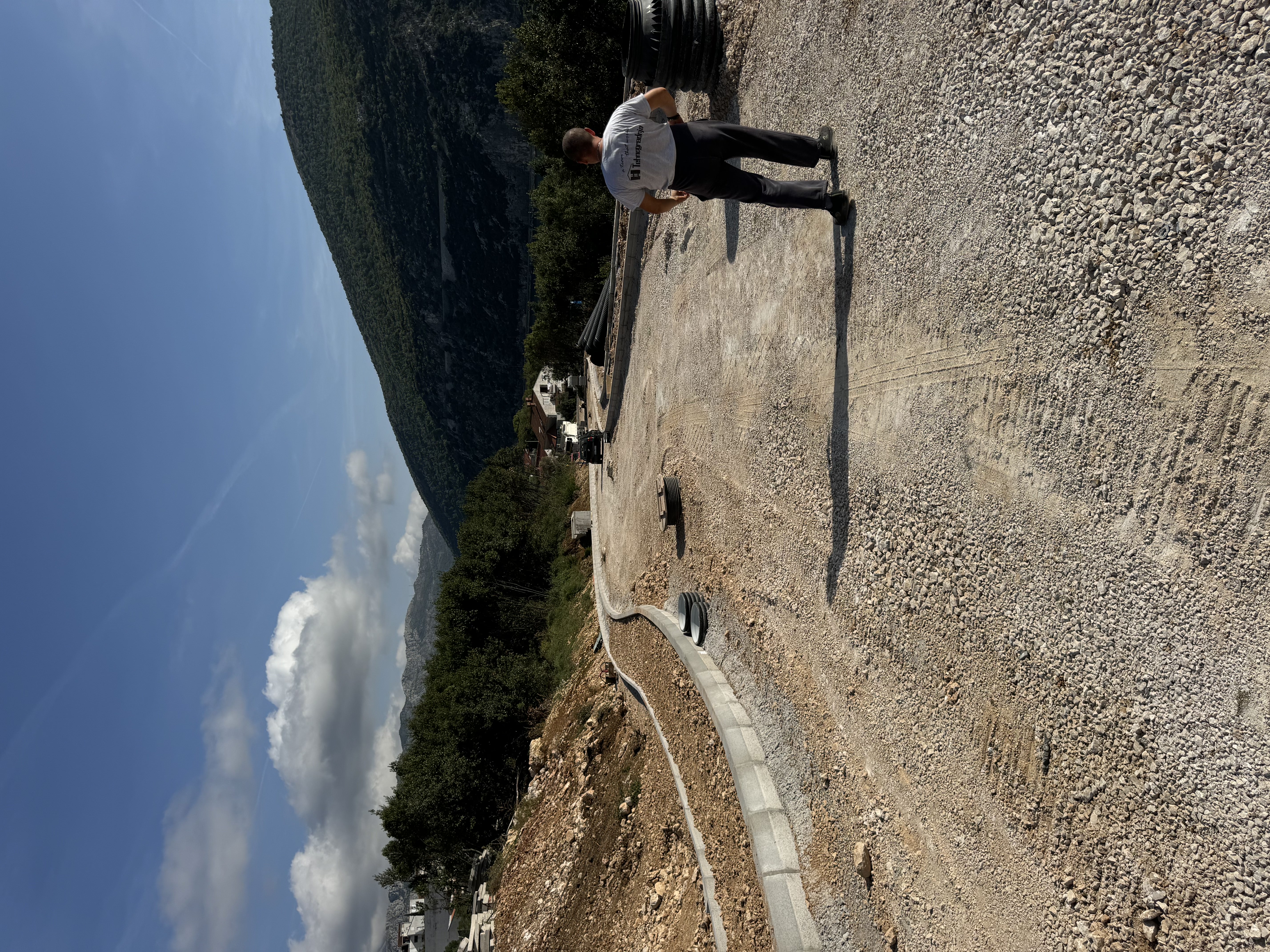 Tehnogradnja tim u radu